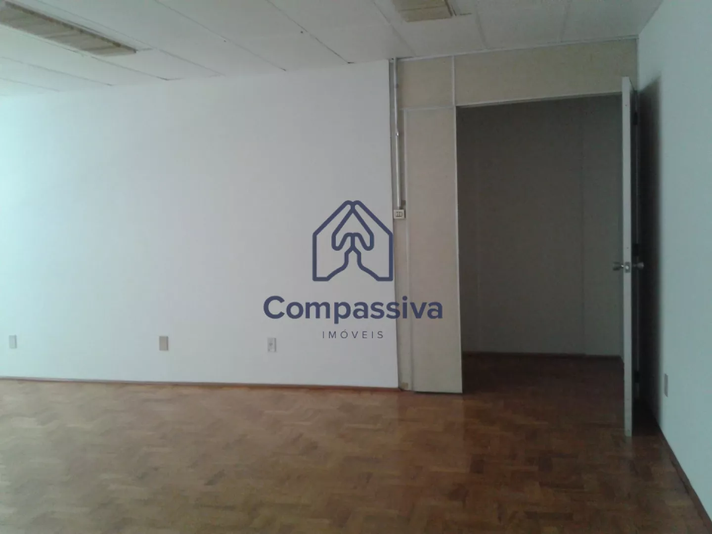 VENDE-SE Sala comercial